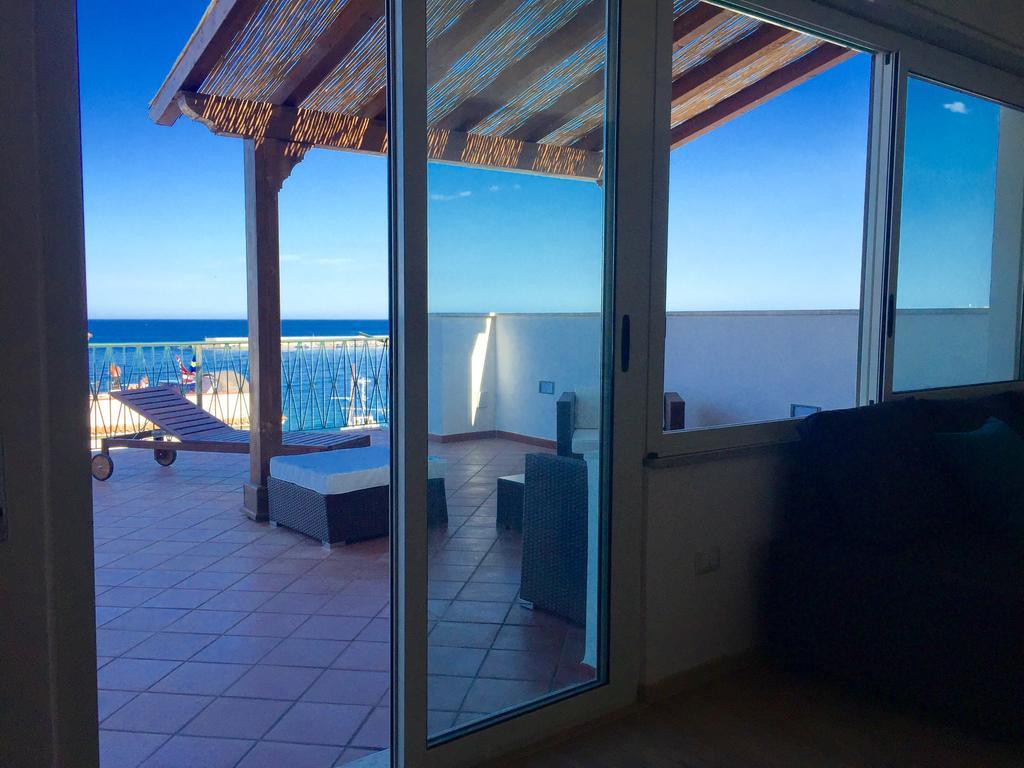 Solarium Achilles Appartement Giardini-Naxos Buitenkant foto
